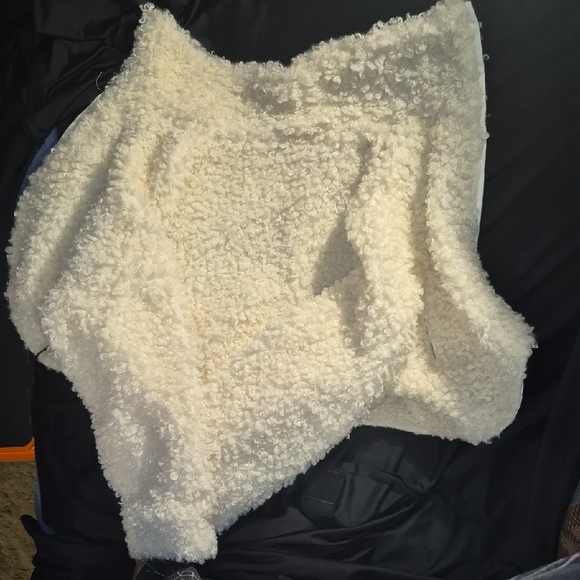 Women's Cream Fleece Jacket - Picture 4 of 5